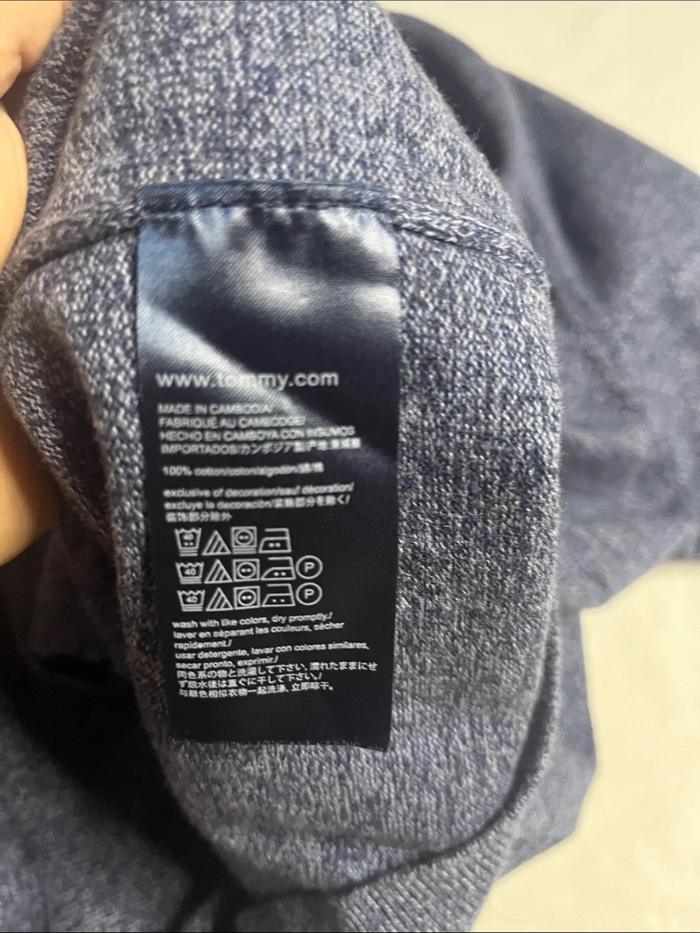 Tommy Hilfiger Vneck Sweater